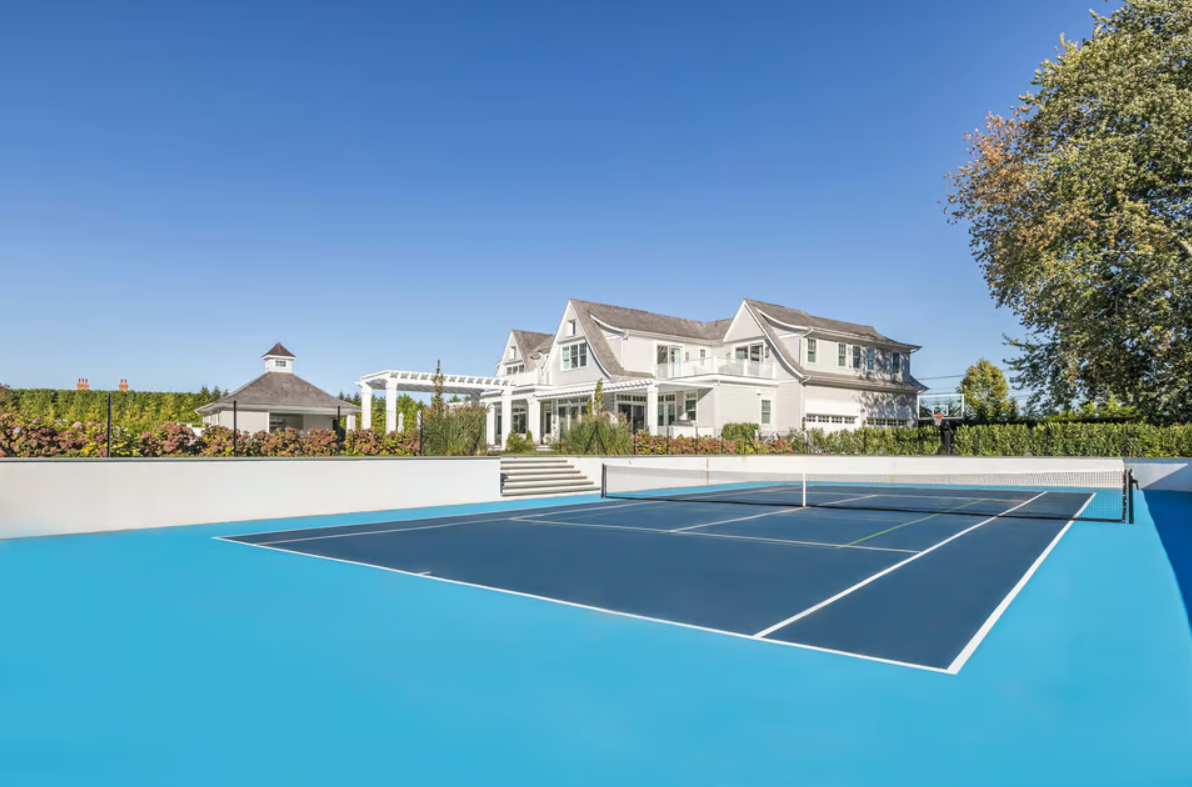 CLASSIC HAMPTONS LUXURY IN SOUTHAMPTON VILLAGE